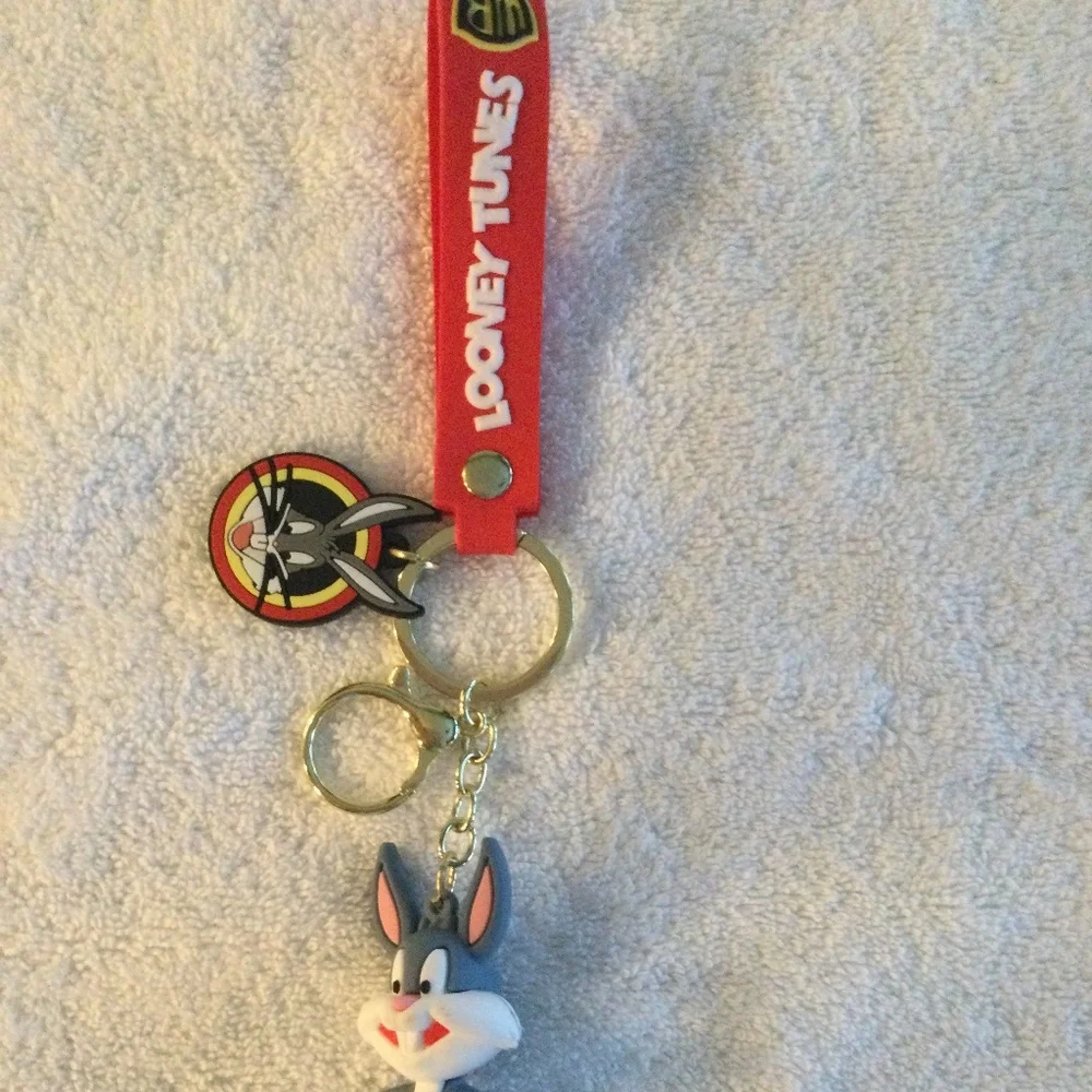 New Bugs Bunny Looney Tunes Keychain - Picture 3 of 3